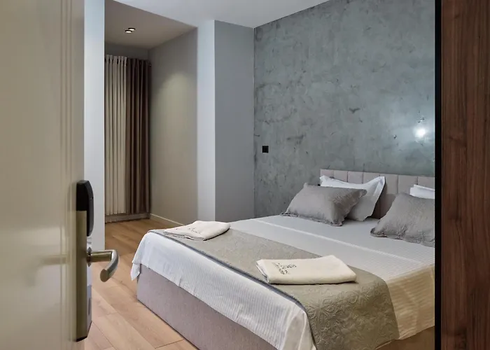 Отель Montflux Boks