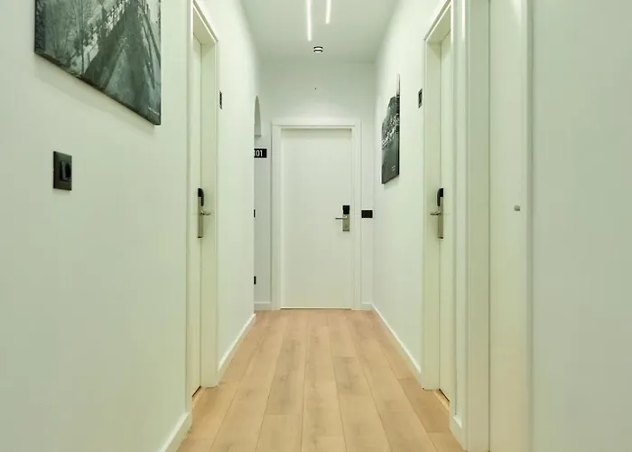 Отель Montflux 4*