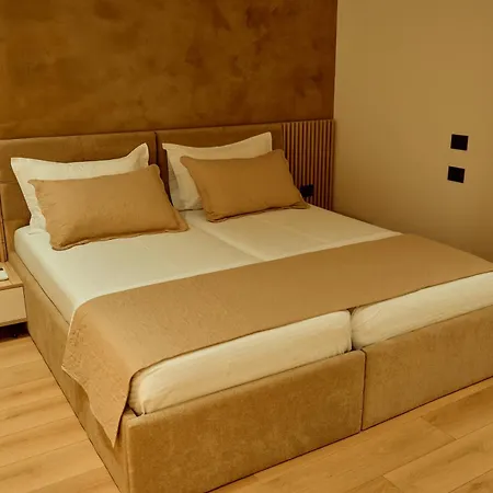 Montflux فندق 4*